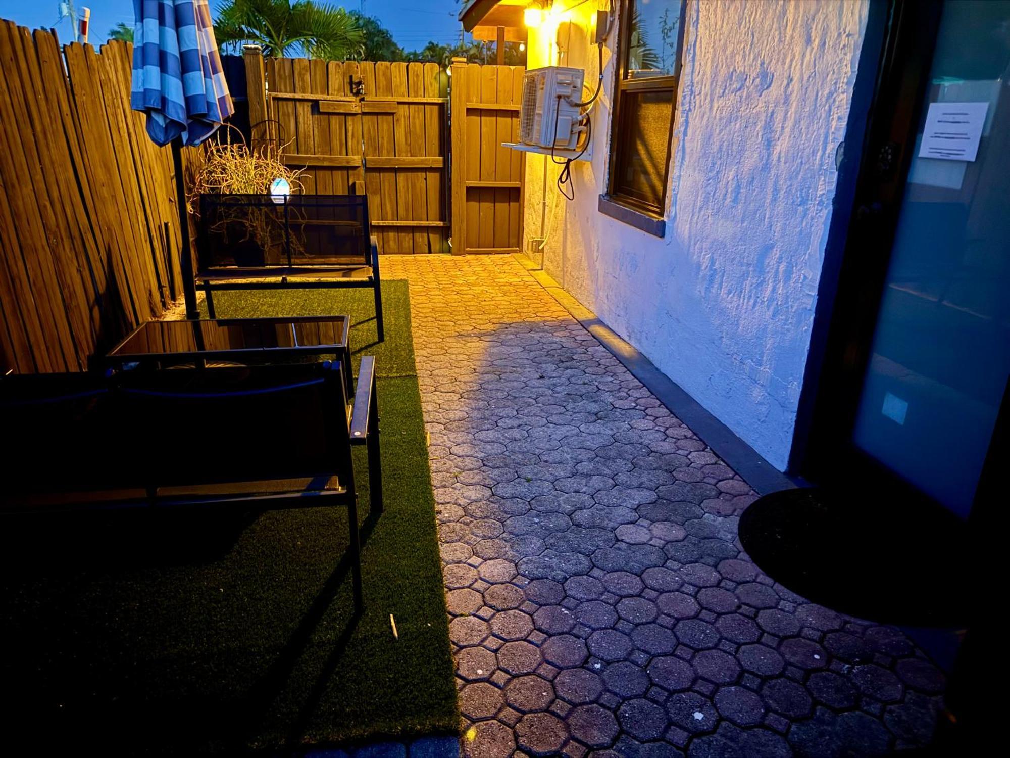 Private Cozy Guest Suite Near Hard Rock Guitar Davie Exterior photo